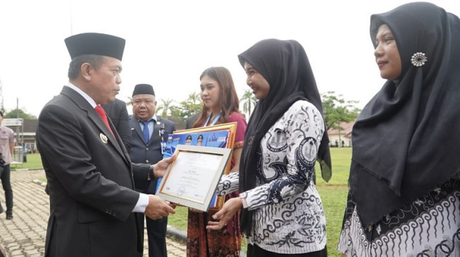 Gubernur Jambi Pimpin Upacara Ganda di Bungo, Perkuat Otonomi Daerah dan Mutu Pendidikan